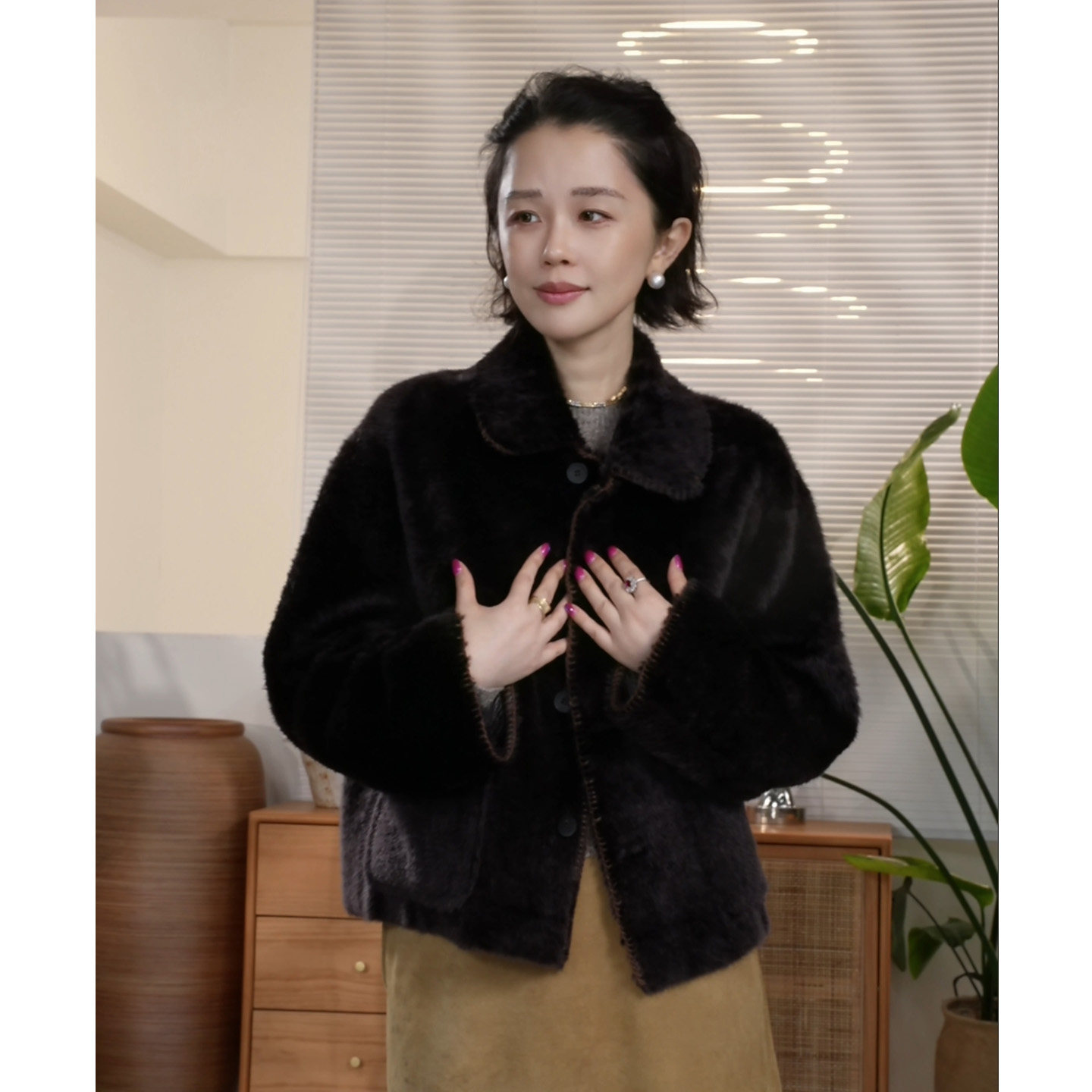 Y【叭哒不惑】拉贡羊皮毛一体时尚百搭翻领宽松短款皮草外套