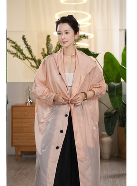 X库茵 叭哒不惑 大粉粉 时尚休闲宽松连帽防晒薄款风衣