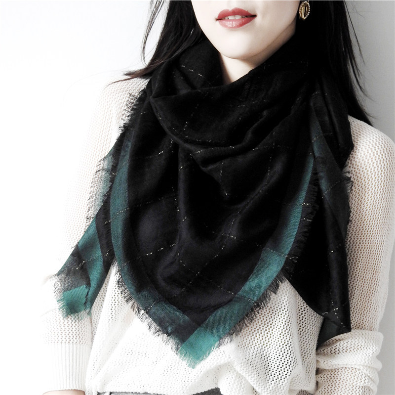 薄款金丝格羊绒黑色绒大方巾