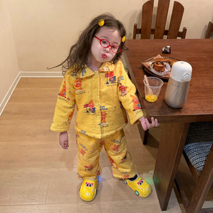 温暖卡通星星人儿童家居服套装女童保暖宽松翻领睡衣睡裤多巴胺风