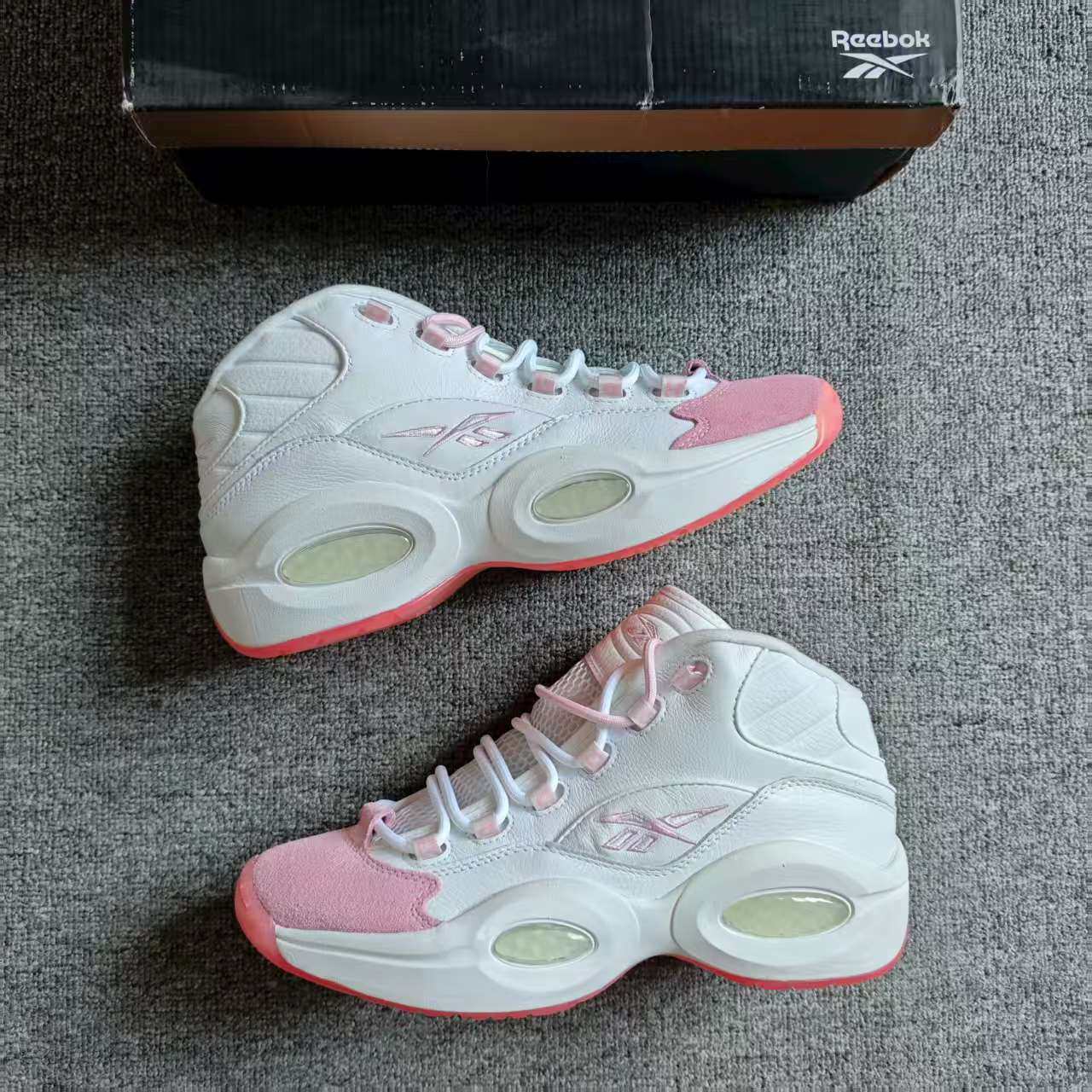 Reebok锐步 Question Mid “Pink Toe”艾弗森粉脚趾篮球鞋G55120
