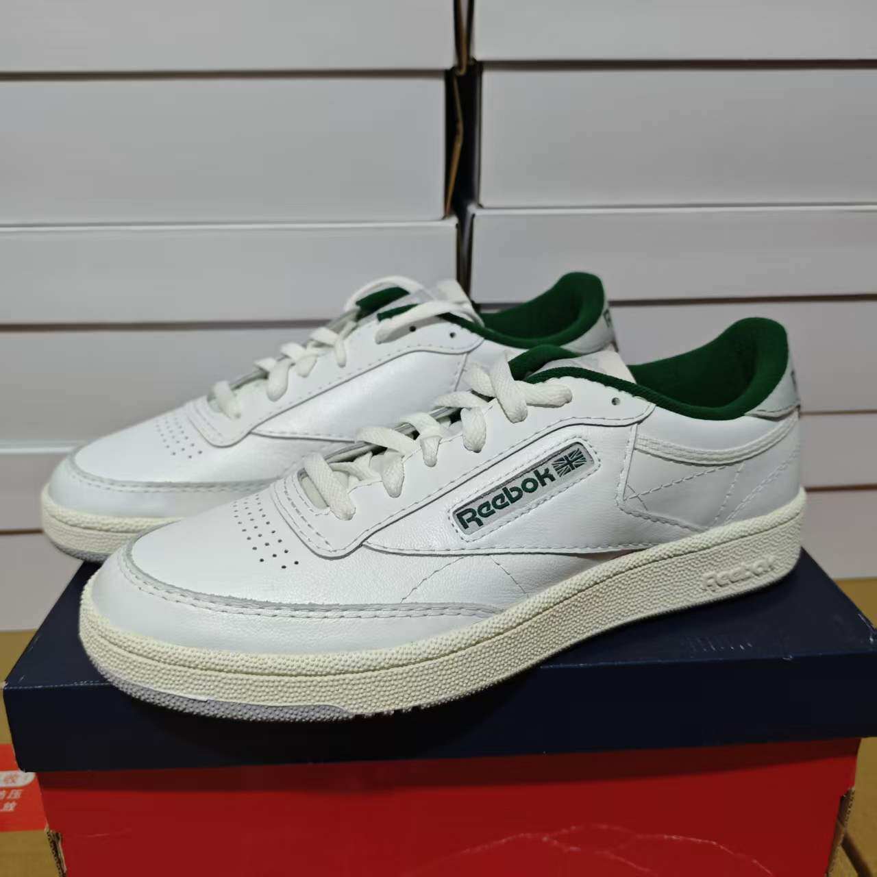 REEBOK锐步男子CLUB C 85二层牛皮经典休闲板鞋 100032970
