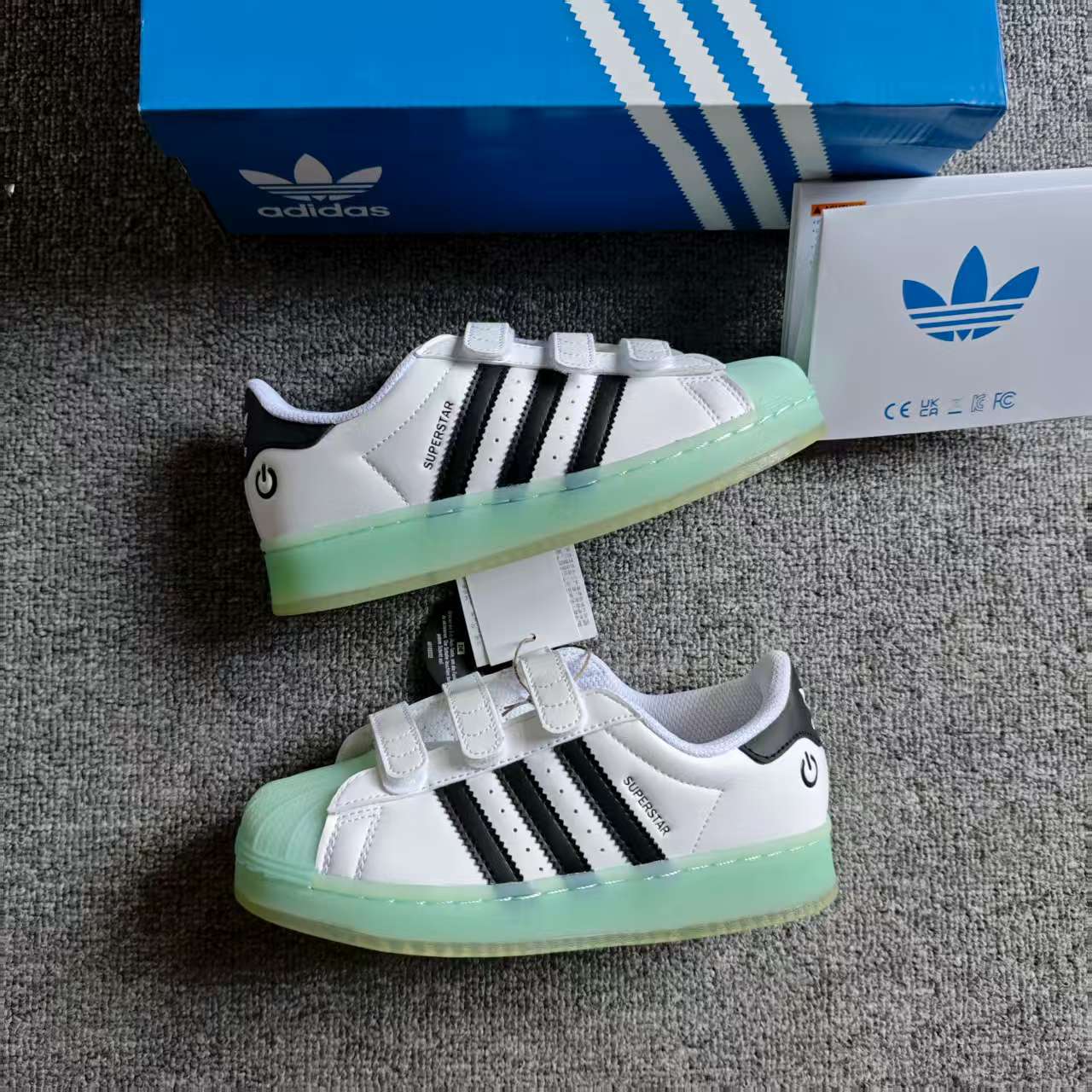 Adidas阿迪达斯男女小童可亮灯发光魔术贴贝壳头板鞋休闲鞋IG7004