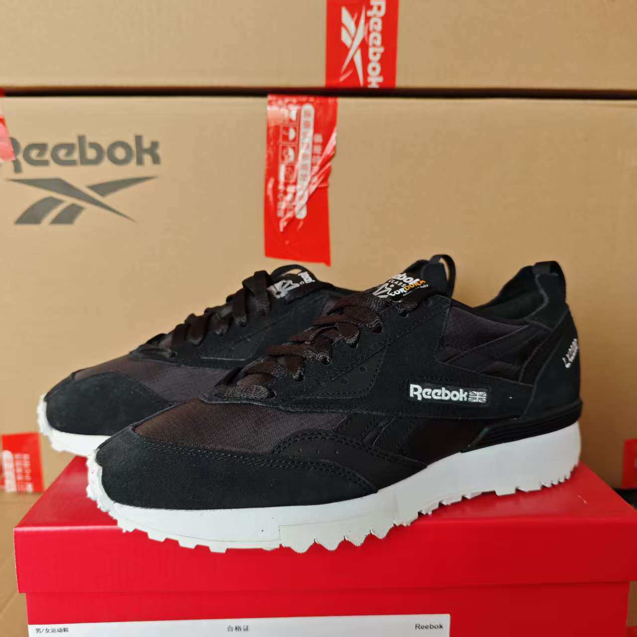 REEBOK锐步男子黑白CORDURA面料LX2200复古休闲跑鞋 100032788