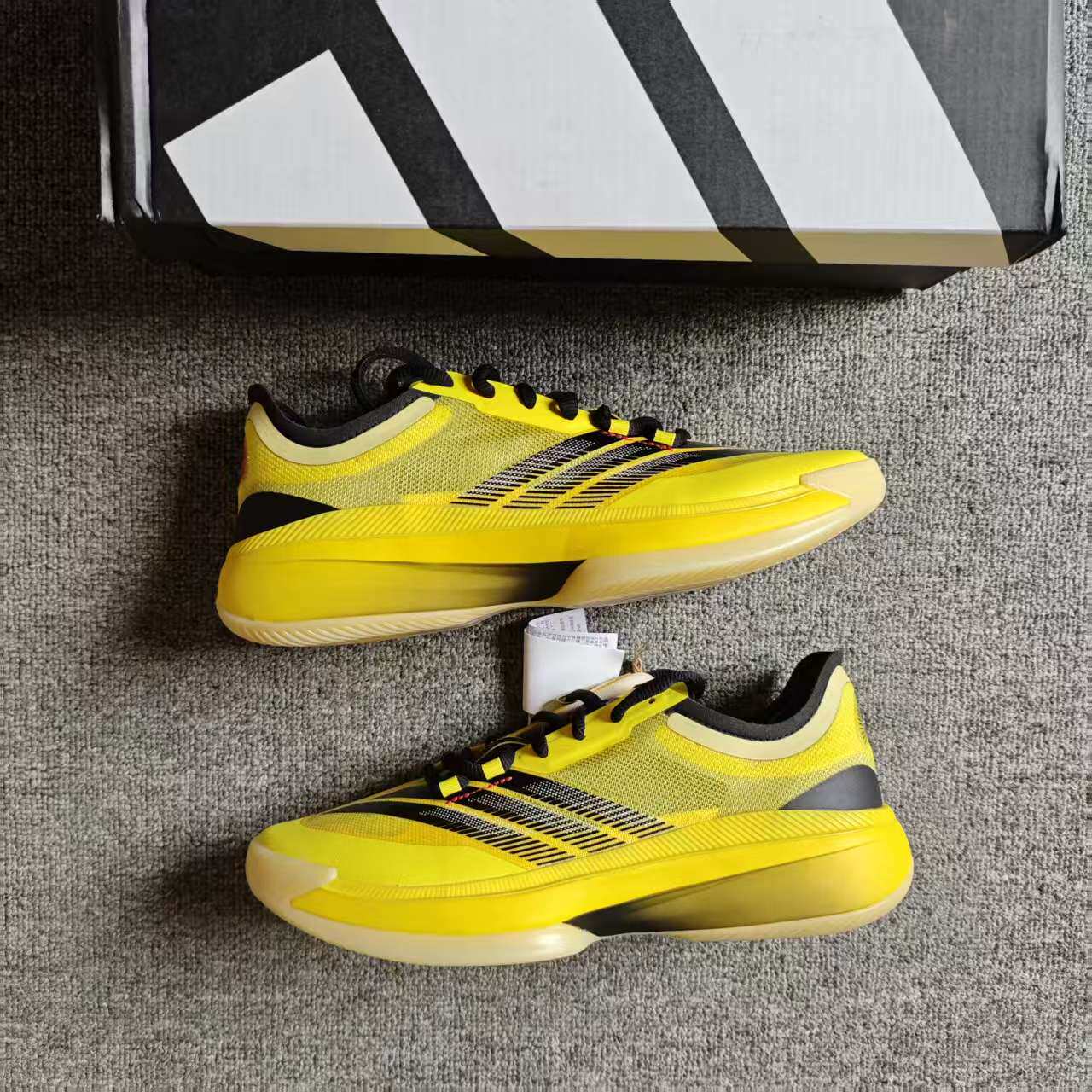 ADIDAS ADIZERO SELECT 3.0男子低帮耐磨缓震实战篮球鞋 IH9546