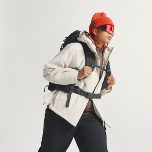 阿迪达斯户外女子暖芯科技防水透湿三合一650蓬鹅绒内胆冲锋衣