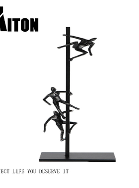 工艺简约现代风黑色金属人物雕塑