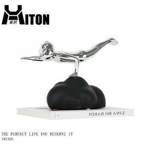 欧式风银色飞行人物售楼处摆件