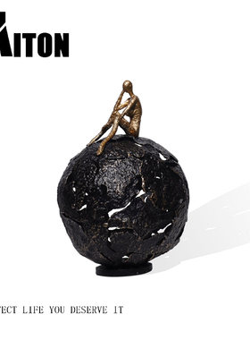 金属装饰现代客厅沉思者