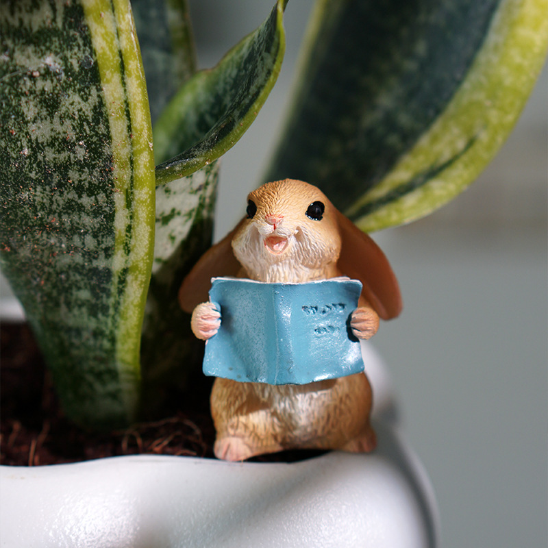 花园卡通可爱小兔子花盆造景阳台树脂动物摆件庭院花看书