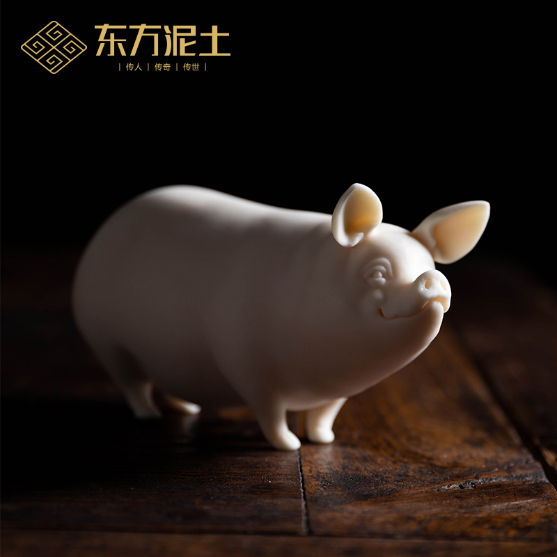 陶瓷猪摆件德化羊脂玉瓷动物雕塑中式茶桌茶几精品茶宠小猪装饰品