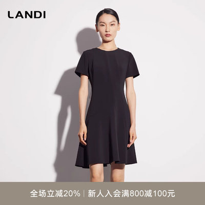 黑色拼接散摆圆领短袖连衣裙