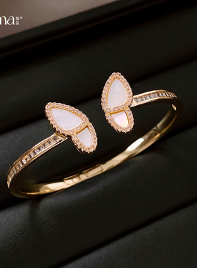 Femalebutterflybracelet手镯