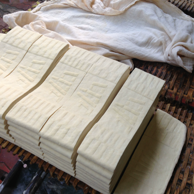 舌尖上云南特产石屏豆腐北门豆腐5条装送蘸水买2份送云南过桥米线