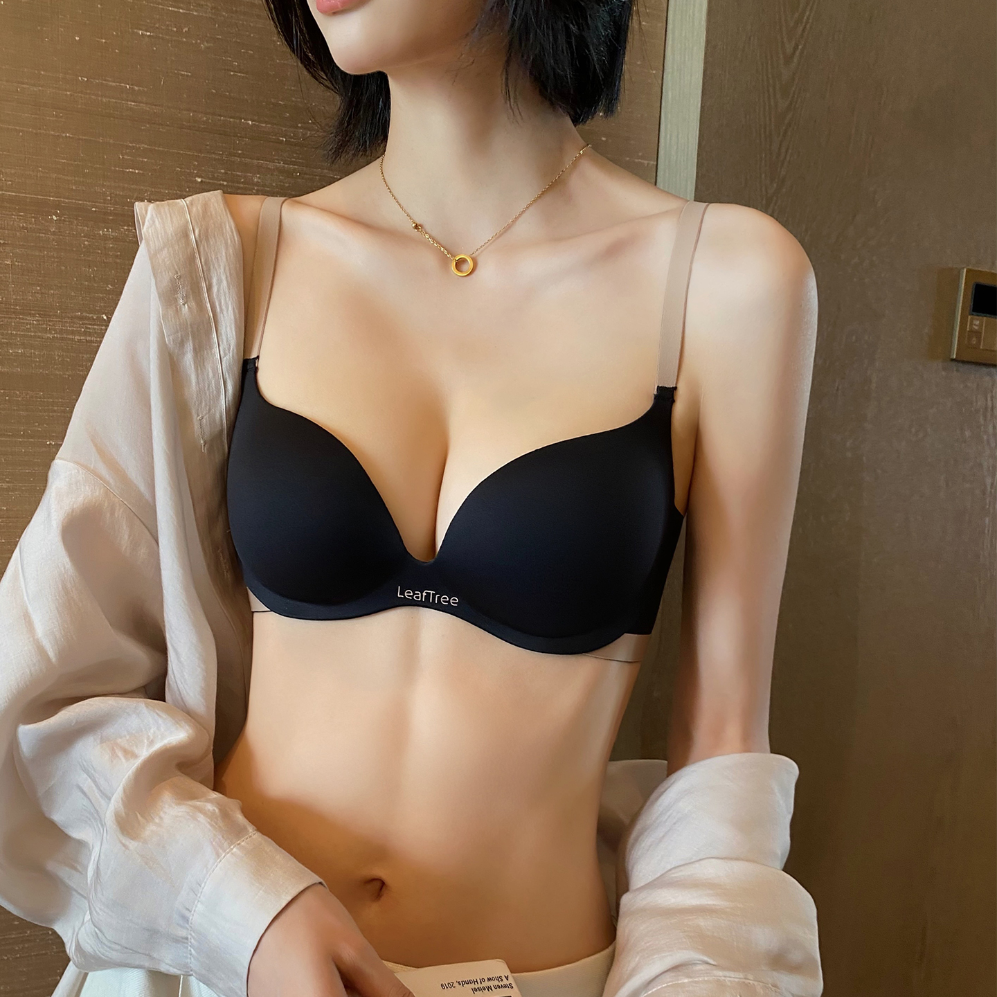 性感深v小胸聚拢显大无痕内衣