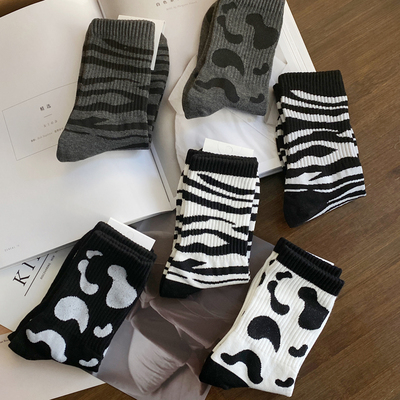韩国进口斑马纹简约风常规中筒袜
