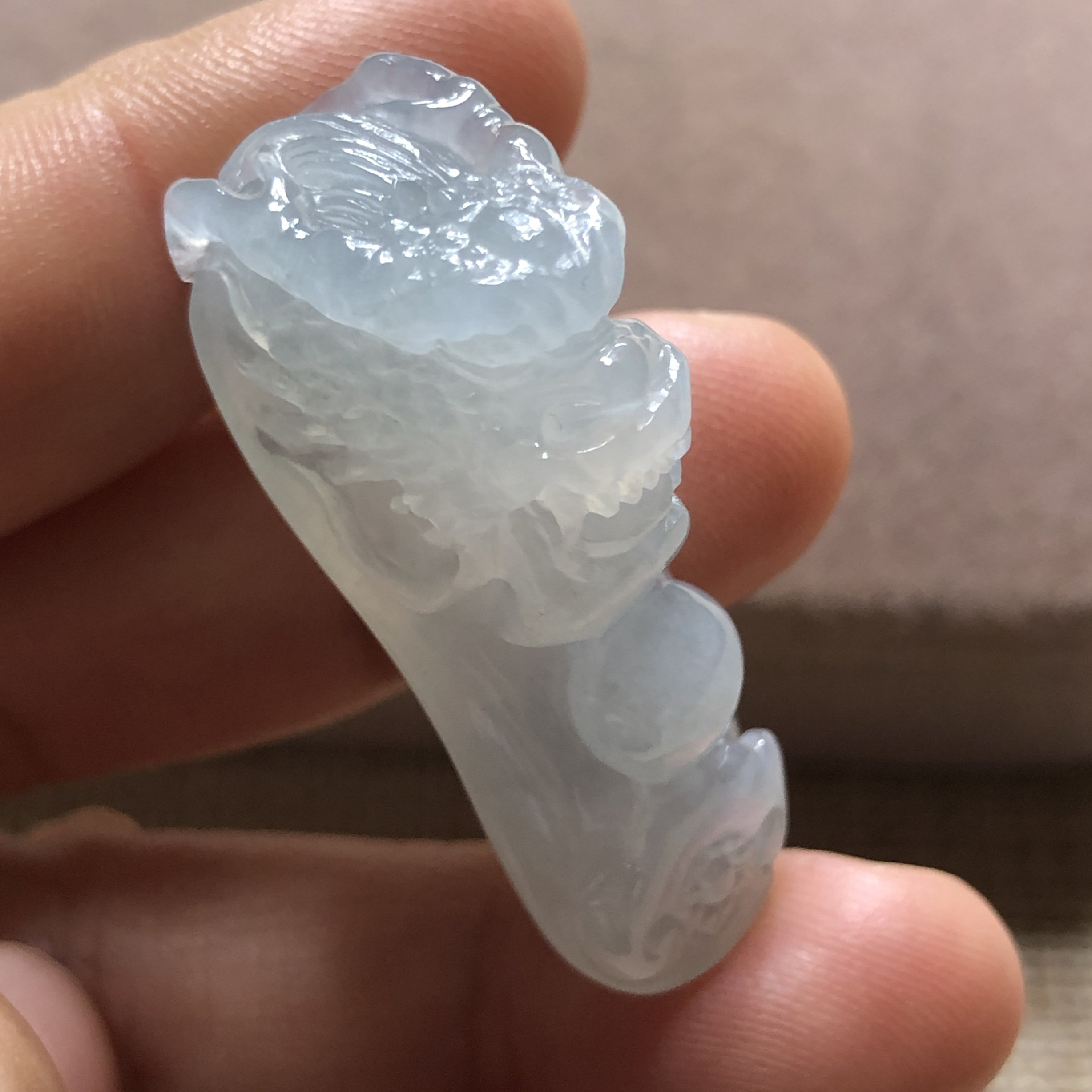 缅甸玉石a货翡翠玉雕玉器文玩小精品老坑料冰种精雕龙勾挂件吊坠