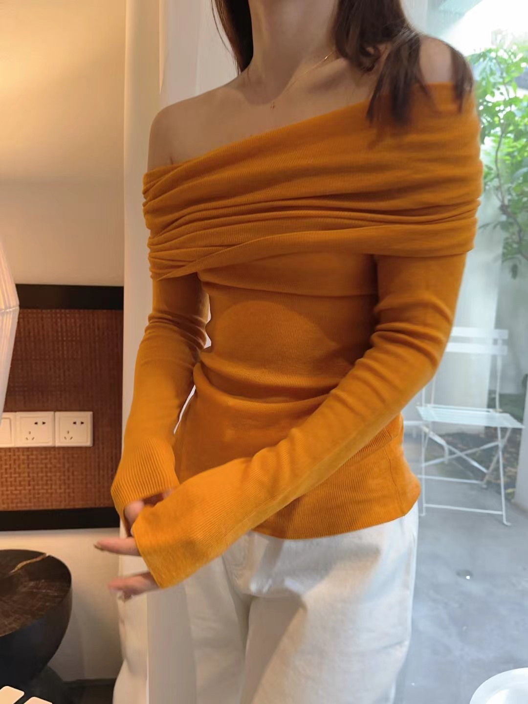 露肩上衣法式一字肩水溶羊毛亲肤设计感长袖针织上衣毛衣女士薄款