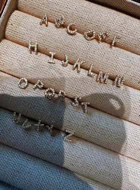 小众简约满钻字母耳钉 925纯银迷你高级英文字母名字情侣耳环银饰