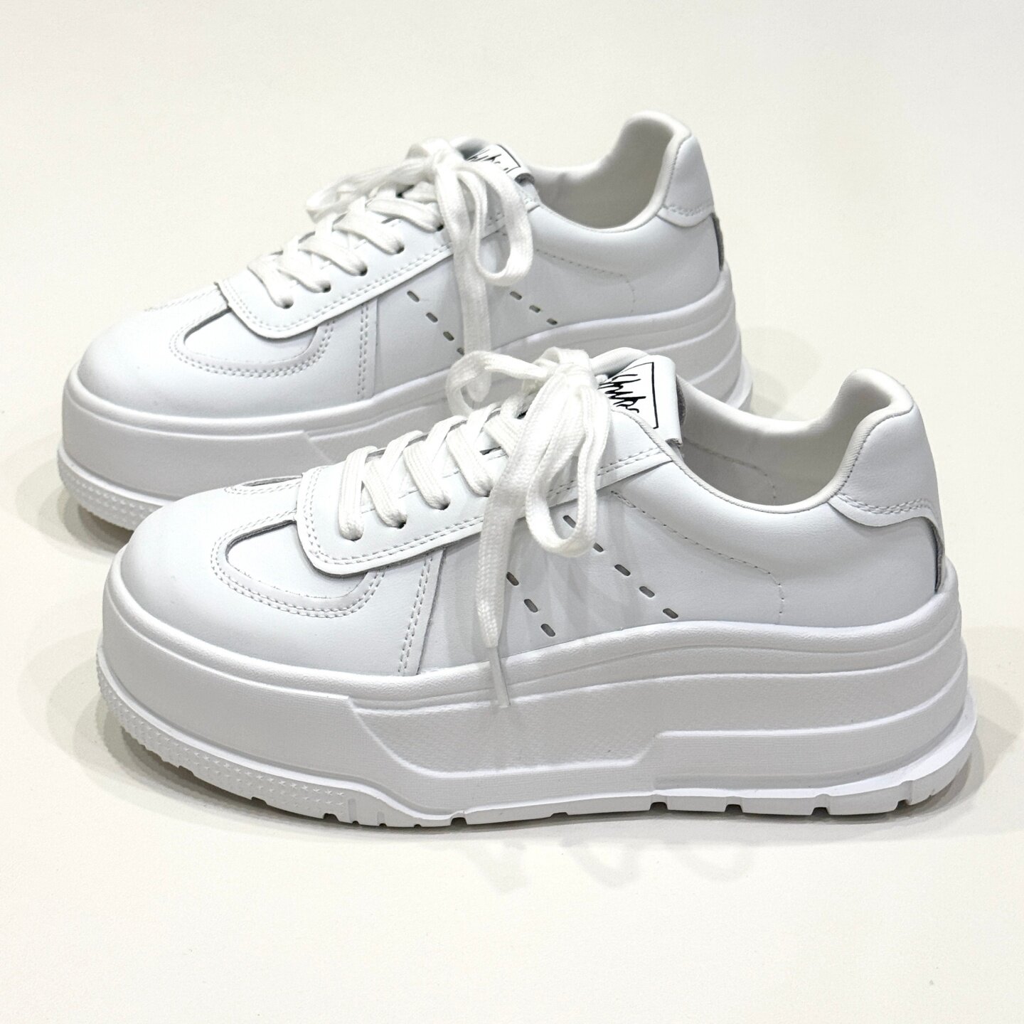 优慕妮5cm小个子增高厚底松糕鞋女款2026新款真皮轻便百搭小白鞋