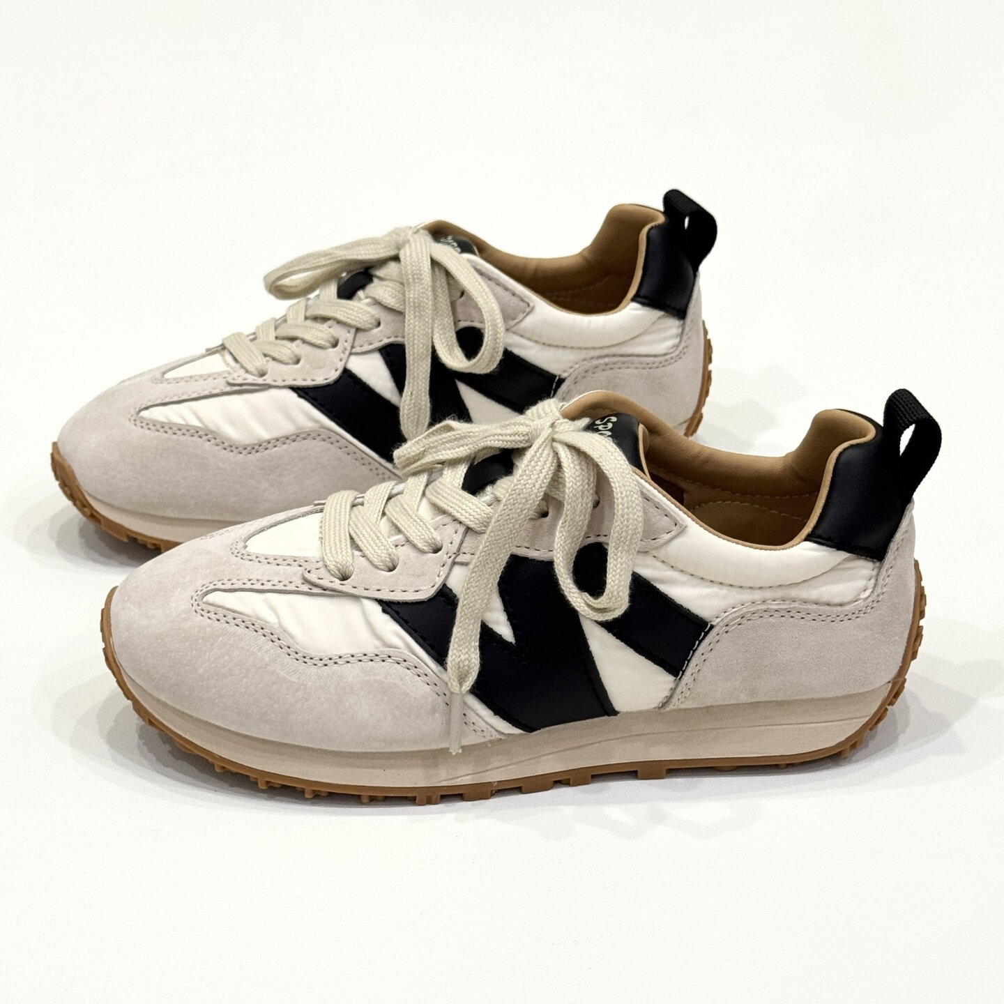 umumni优慕妮休闲运动板鞋跑步旅游户外老爹鞋厚底阿甘德训鞋女款