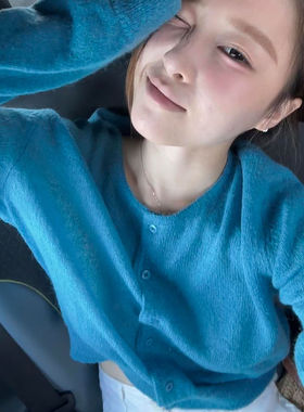 韩系温柔风蓝色软糯圆领针织开衫女春季外搭高级感显瘦短外套上衣