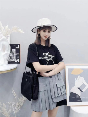 连衣裙522 欧洲站初夏新款女装黑色字母印花宽松拼接百褶裙子