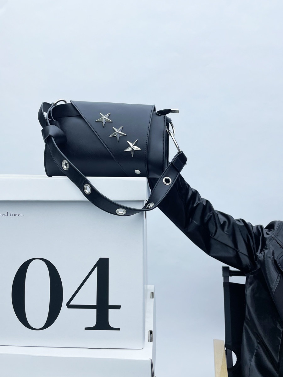 isir 金属星星不规则未来感拼接设计 欧美简约千禧辣妹百搭腋下包