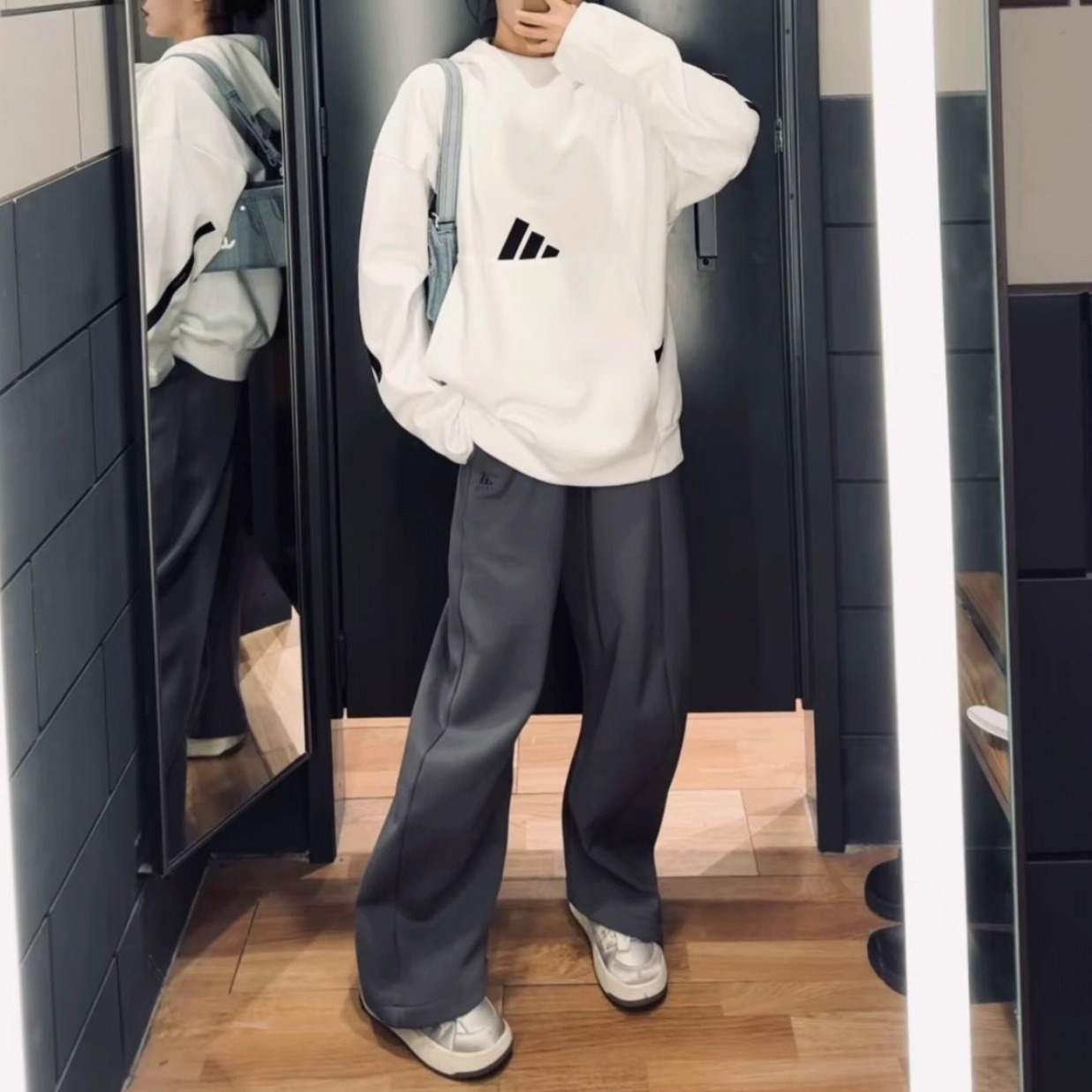 Adidas女子轻便透气运动针织长裤