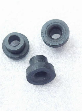 适用猎豹黑金刚奇兵三菱V31V33前中网下固定胶套防震套橡胶套原装