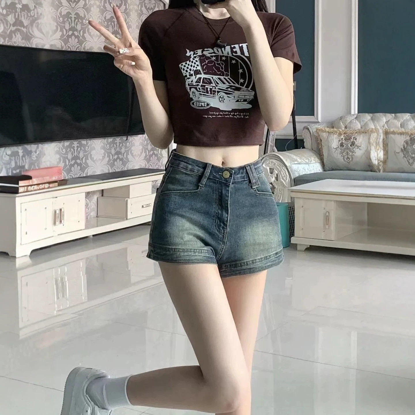 2026年ins潮设计感小众复古百搭显瘦a字牛仔短裤子女辣妹提臀热裤
