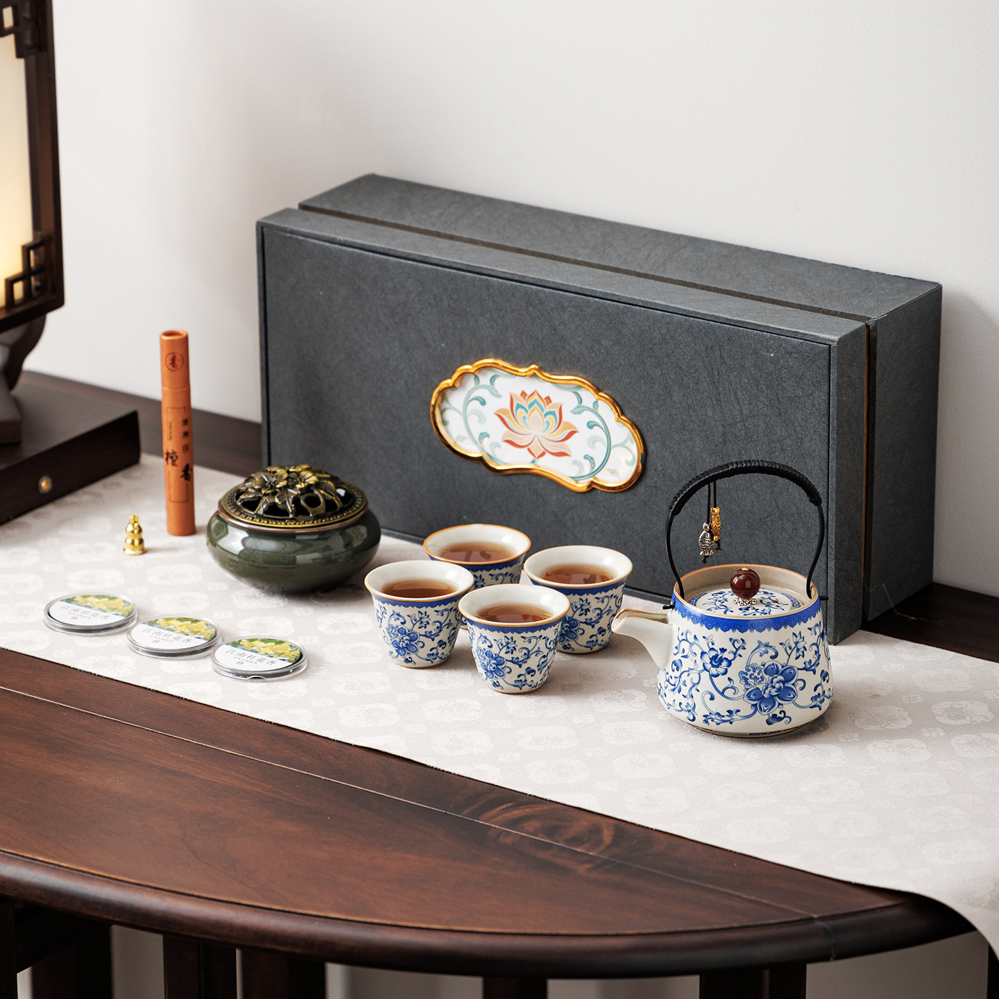米黄缠枝莲陶瓷茶具套装一壶四杯便携旅行泡茶礼盒装复古茶具套装