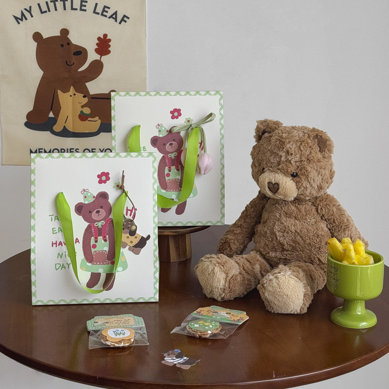 新款绿色小熊包装手提盒