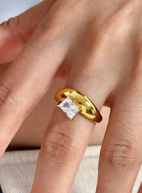 MAGICBOXACC欧美简约复古金色方形锆石戒指女食指高级感钛钢指环