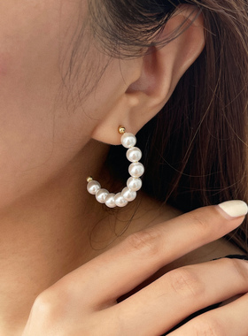 珍珠耳环法式复古优雅珍珠小众设计C形圆圈耳钉个性耳饰耳圈饰品