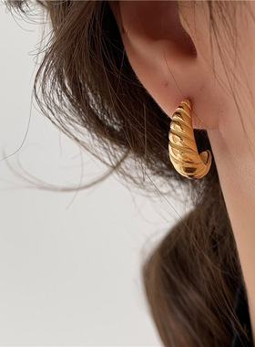 MAGICBOXACC法式简约小众ins博主同款金属牛角耳环钛钢高保色耳钉