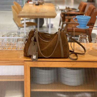 托特包女保龄球包包上班通勤包棕色包包女大容量麂皮包磨砂皮女包