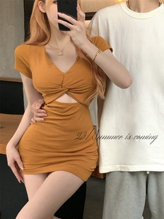 小个子收腰包臀裙 连衣裙女夏季 纯欲高级感套装 裙辣妹V领镂空短袖