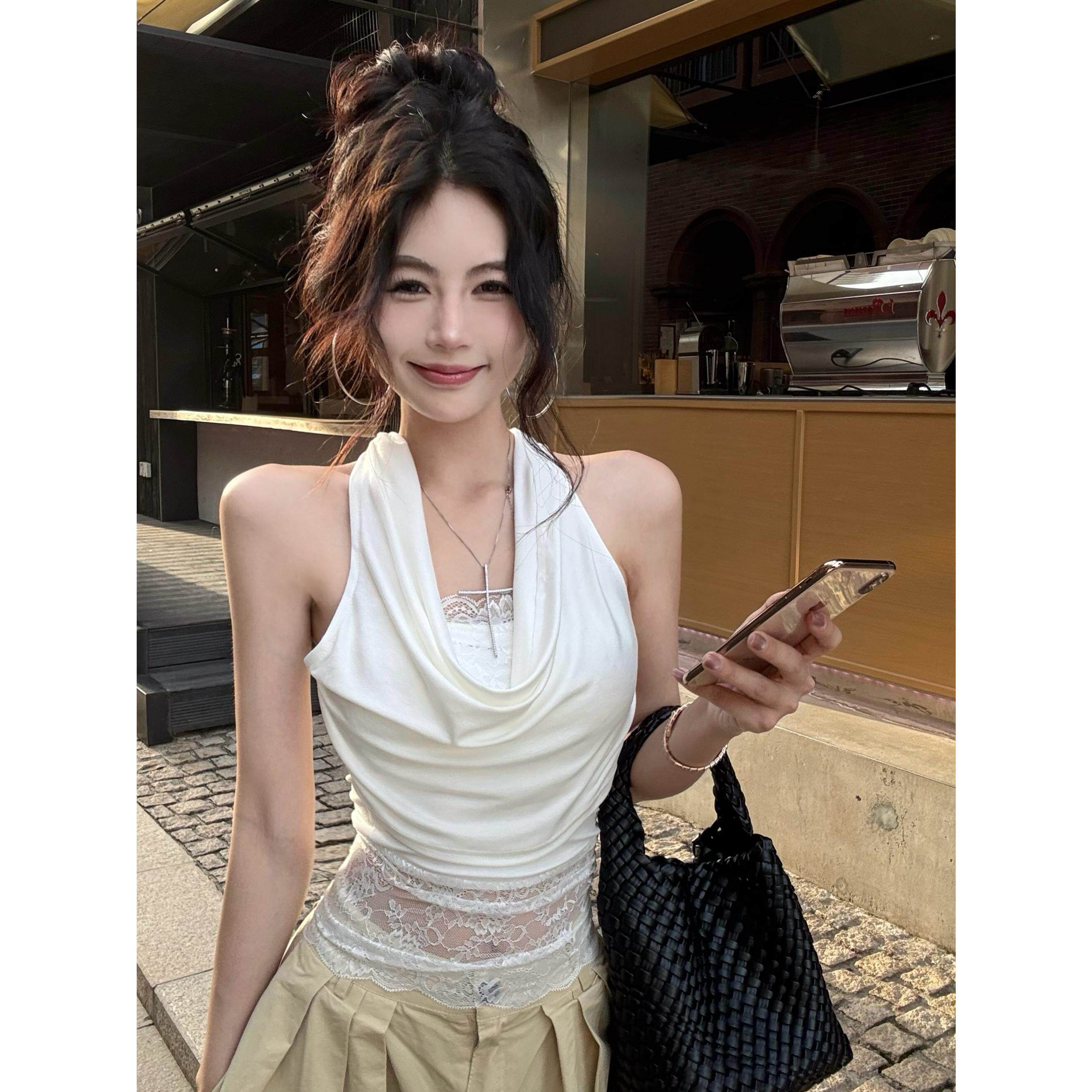 蕾丝拼接荡领挂脖背心女夏季