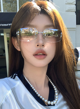 复古千禧风辣妹街拍Y2K太阳镜女