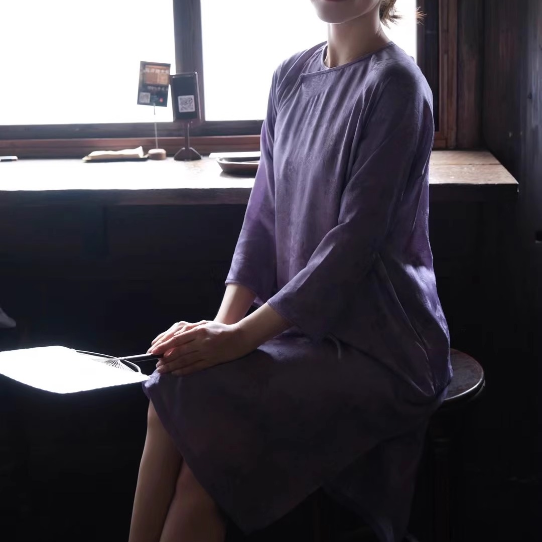 SONG YI 夏新款新中式亿树花萝桑蚕丝圆领宽松简洁中长款连衣裙