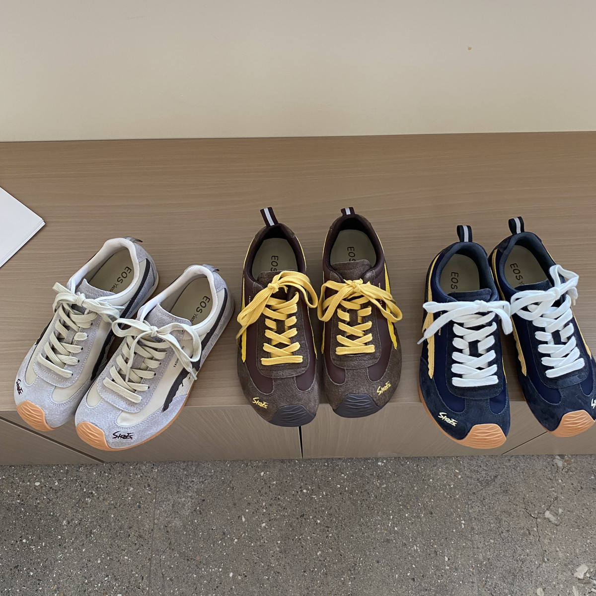 EOS-秋款上新时尚潮流平底耐磨防滑鞋底休闲鞋9210-32Q