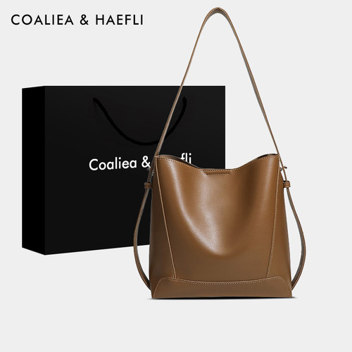 官网COALIEA&KAEFLI软皮水桶包女