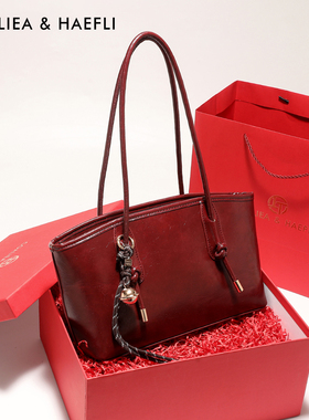 香港品牌红色新娘结婚包包女2026新款法棍包高级感小众腋下单肩包