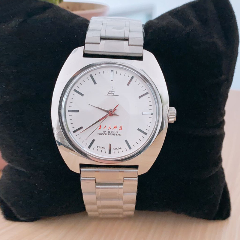 上海机械手表手动上发条时尚精致老乱腕表方形大表盘银色怀旧防水