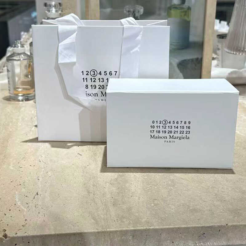 现货 马丁马吉拉梅森购物袋纸袋子礼品袋子礼盒口红香水礼盒打包