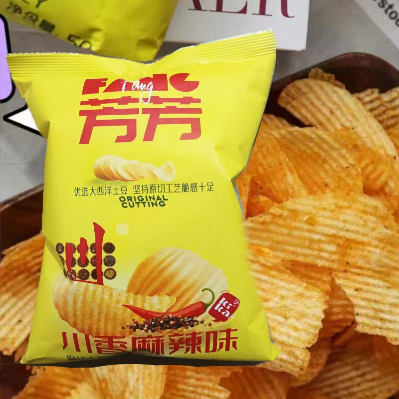 芳芳土豆片116g原切麻辣原味烤肉爆辣解馋同款小吃零食薯片休闲