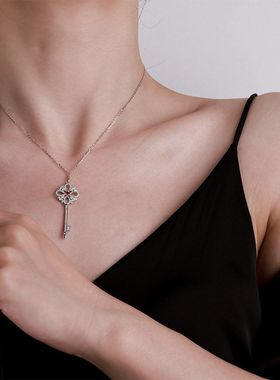 闪亮甄选925纯银幸运钥匙项饰个性化太阳花款高级感微镶锆石项链