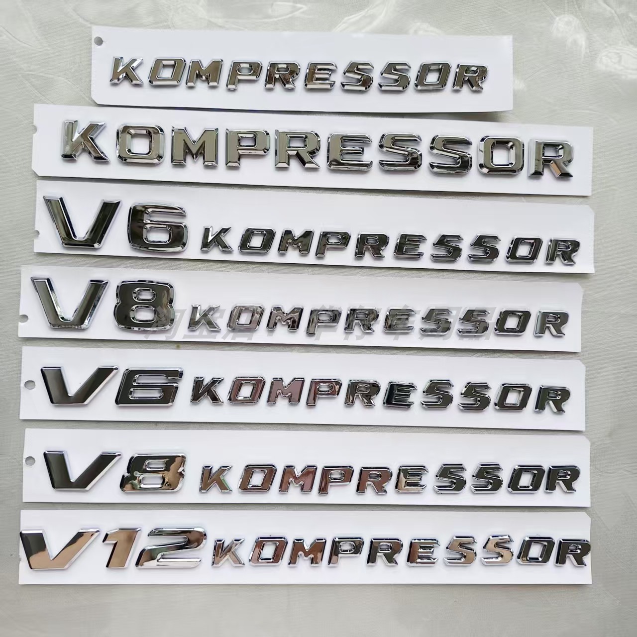 适用于奔驰C级E级KOMPRESSOR字标机械增压车标英文字母标后尾标贴