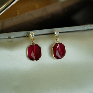 清野集新品救赎耳钉耳夹贵气御姐风职场人造红宝石复古耳饰女式